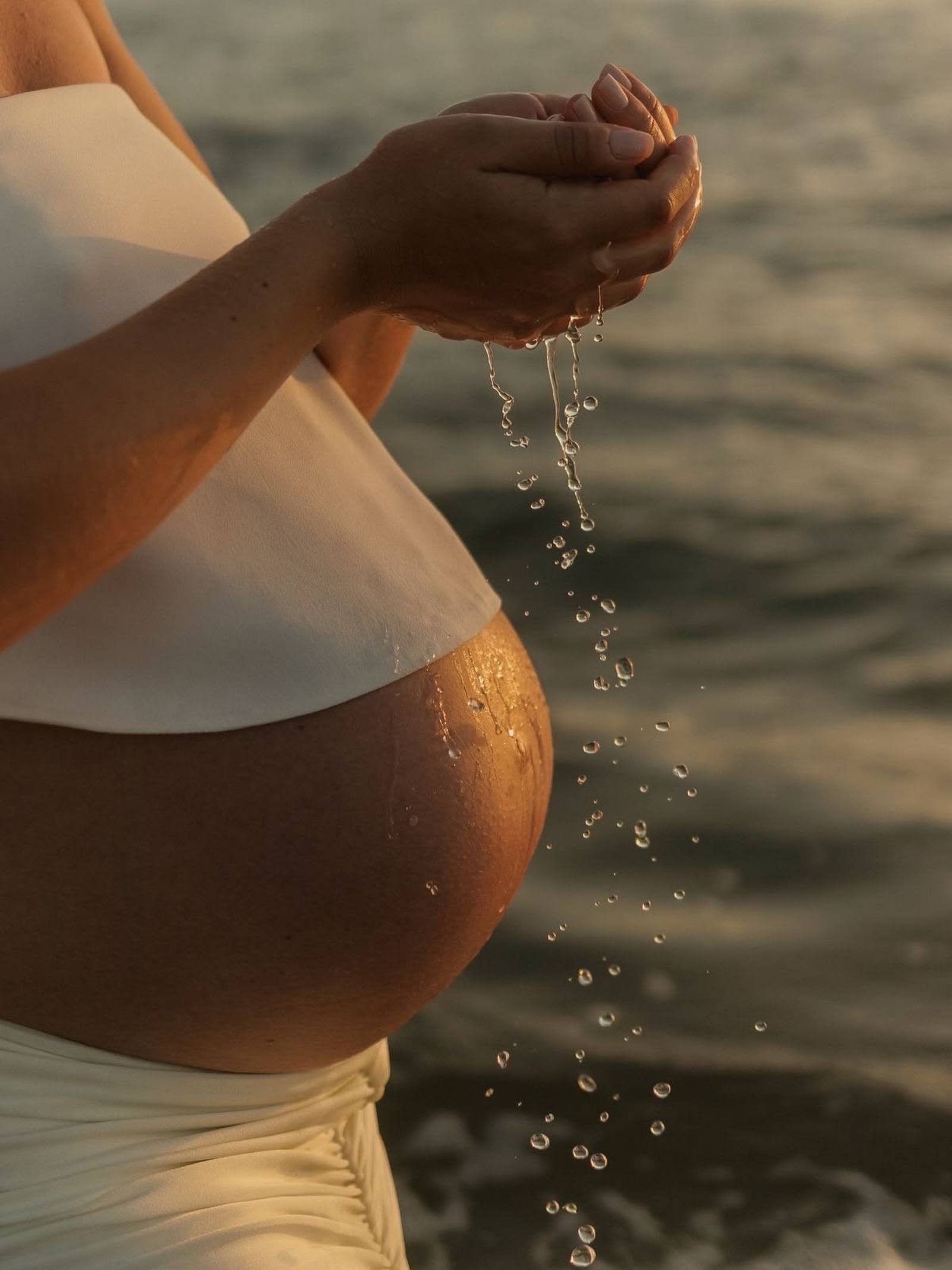 You are golden 💛✨#pregnancy #grossesse #geneve #femmeenceinte #geneva